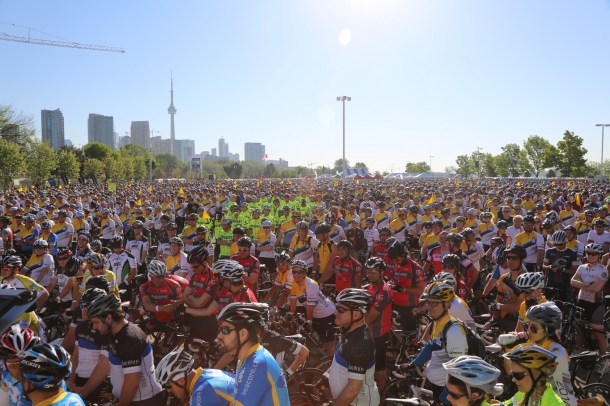 It was incredible to see the sheer amount of people amped up and ready to go on Day 1 at the start line. It was high energy and it really added to the excitement. It also helped that it was such a gorgeous day.